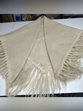VTG Donegal DESIGN Women Mohair Double Triangle Fringe Shawl Cream Color Ierland